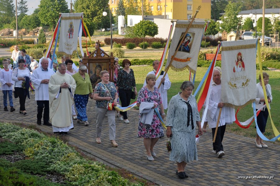 52 Procesja eucharystyczna.jpg